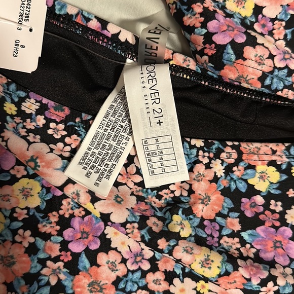 Forever 21 floral high wasted two piece - Picture 6 of 10